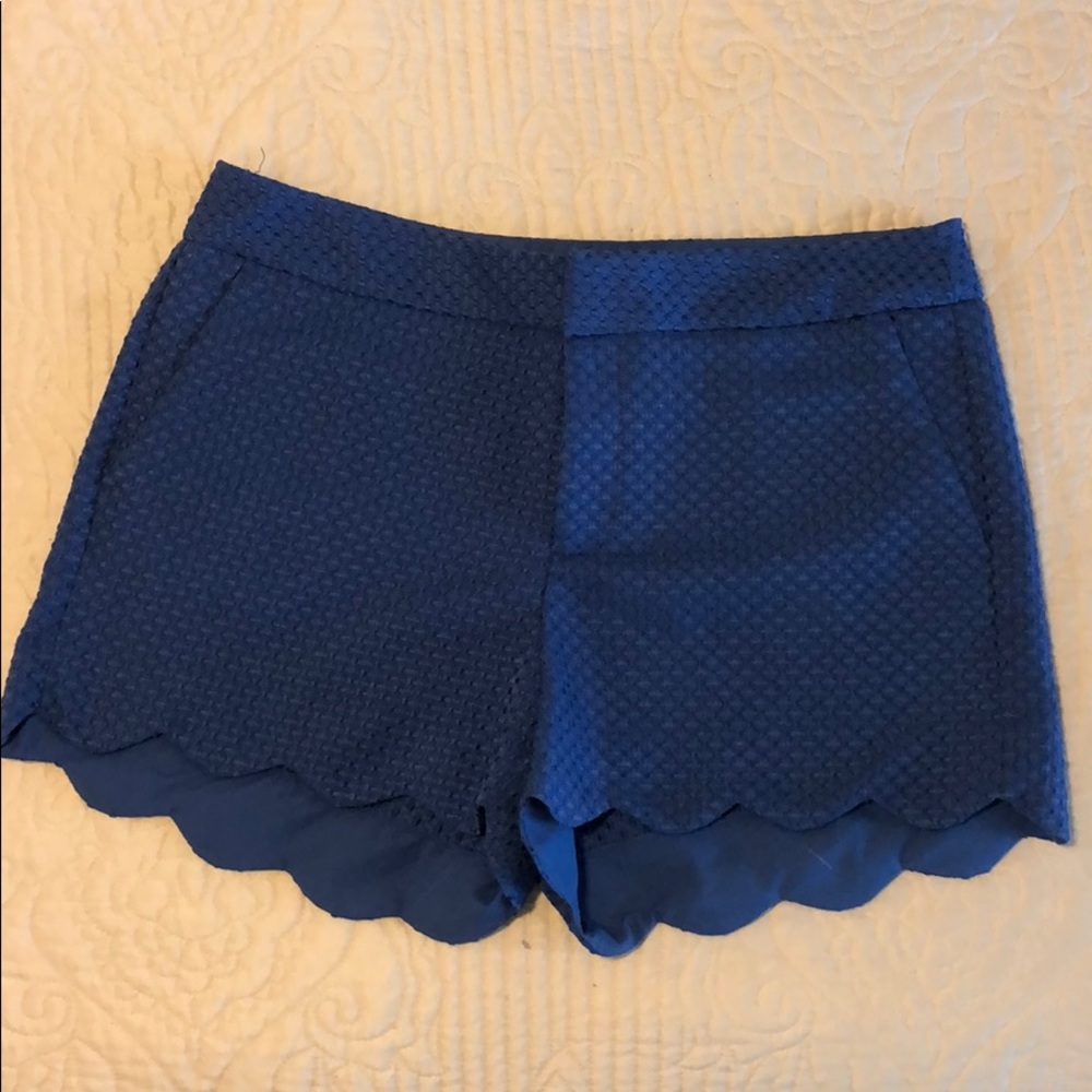 Textured, high-waisted shorts